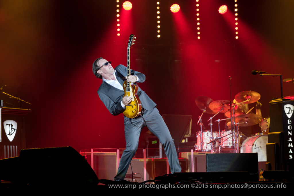 Joe Bonamassa - Swiss Life Halle Hannover 2015