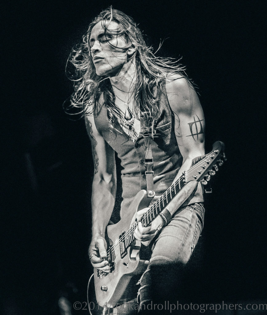 Nuno Bettencourt. PHOTO CREDIT: Brian Malloythe Cape Cod Melody Tent on July 18, 2014