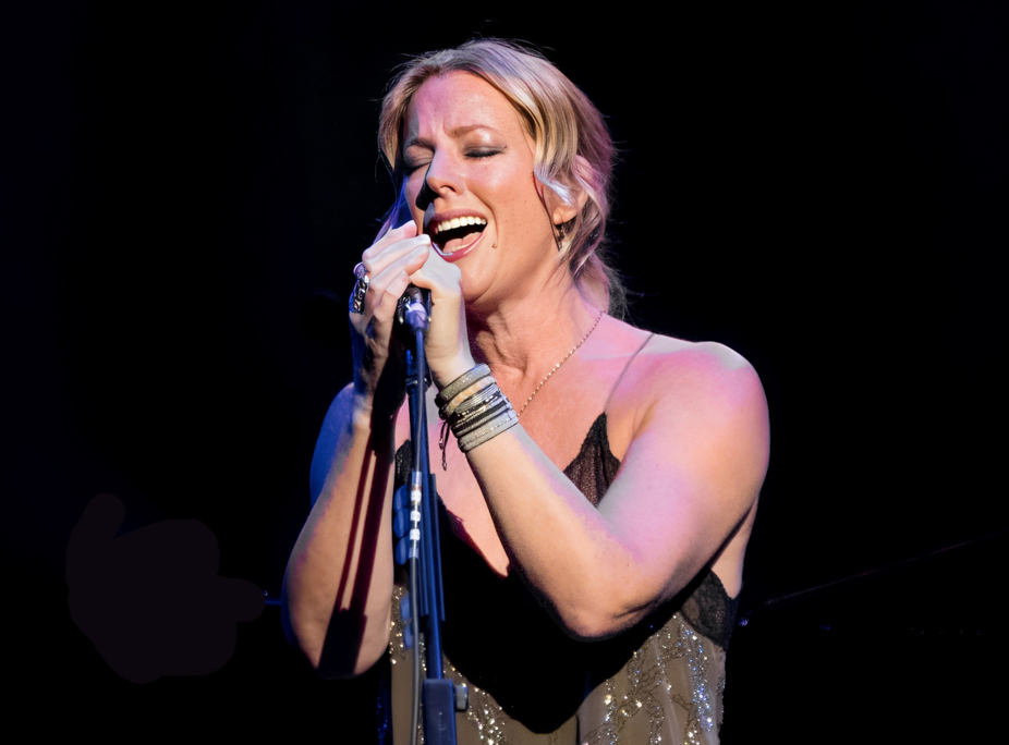 PHOTO GALLERY: Sarah McLachlan - OLG Stage at Fallsview Casino ...